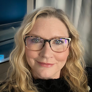 Meet your Posher, Lara